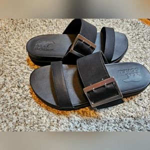 Women's 7.5 leather sorel sandals buckle